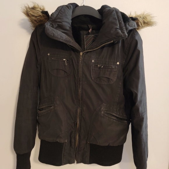 TNA Black bomber Jacket - Picture 1 of 7